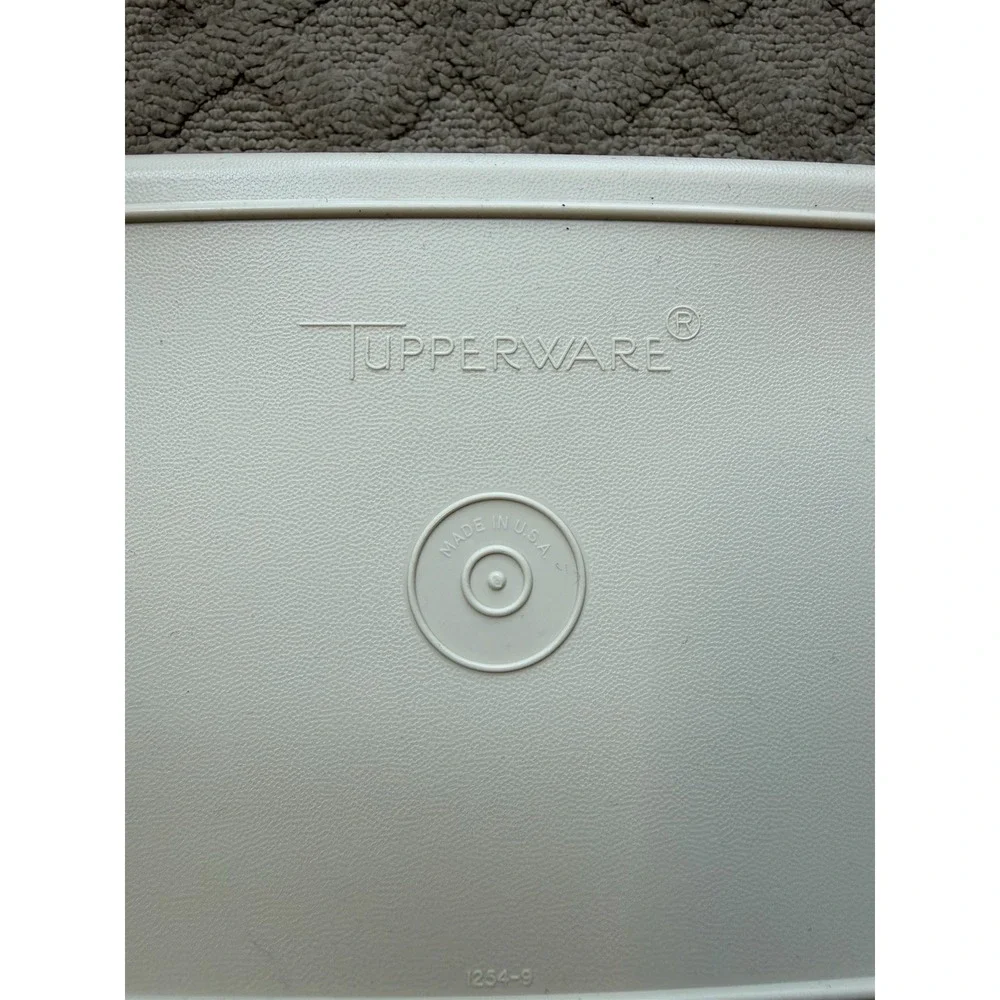 Vintage Tupperware Freeze-N-Save Ice Cream Keeper #1254